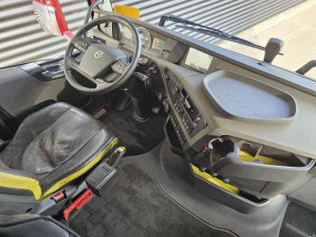 Volvo FH 16.650 8x4 / HIAB 105 t/m CRANE / KRAN